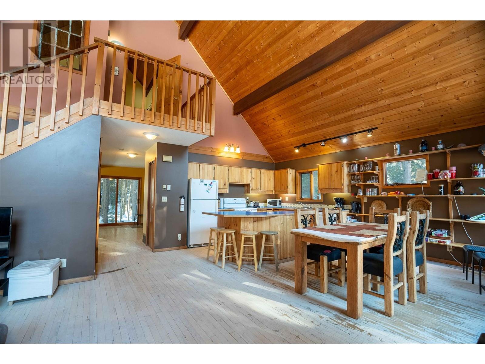 3014 Mcinnes Road, Revelstoke