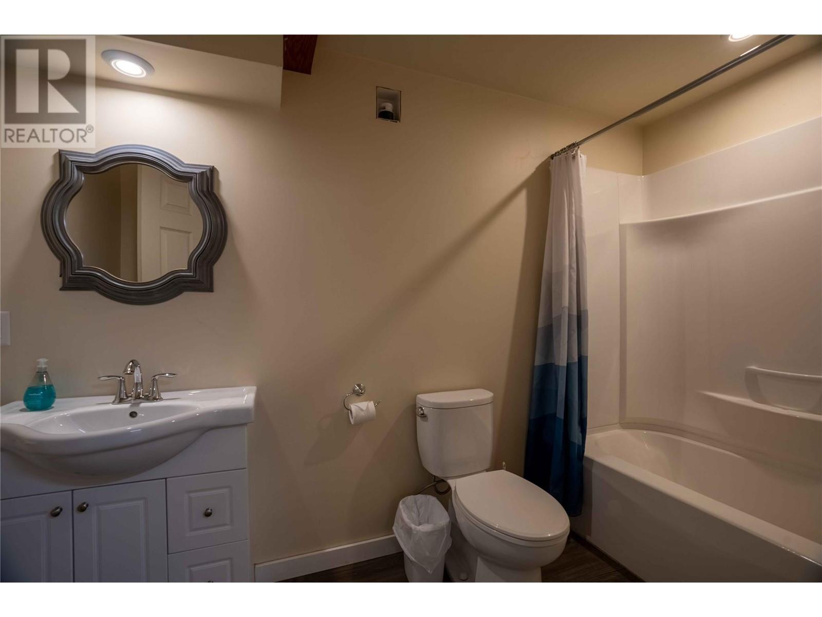 3014 Mcinnes Road, Revelstoke