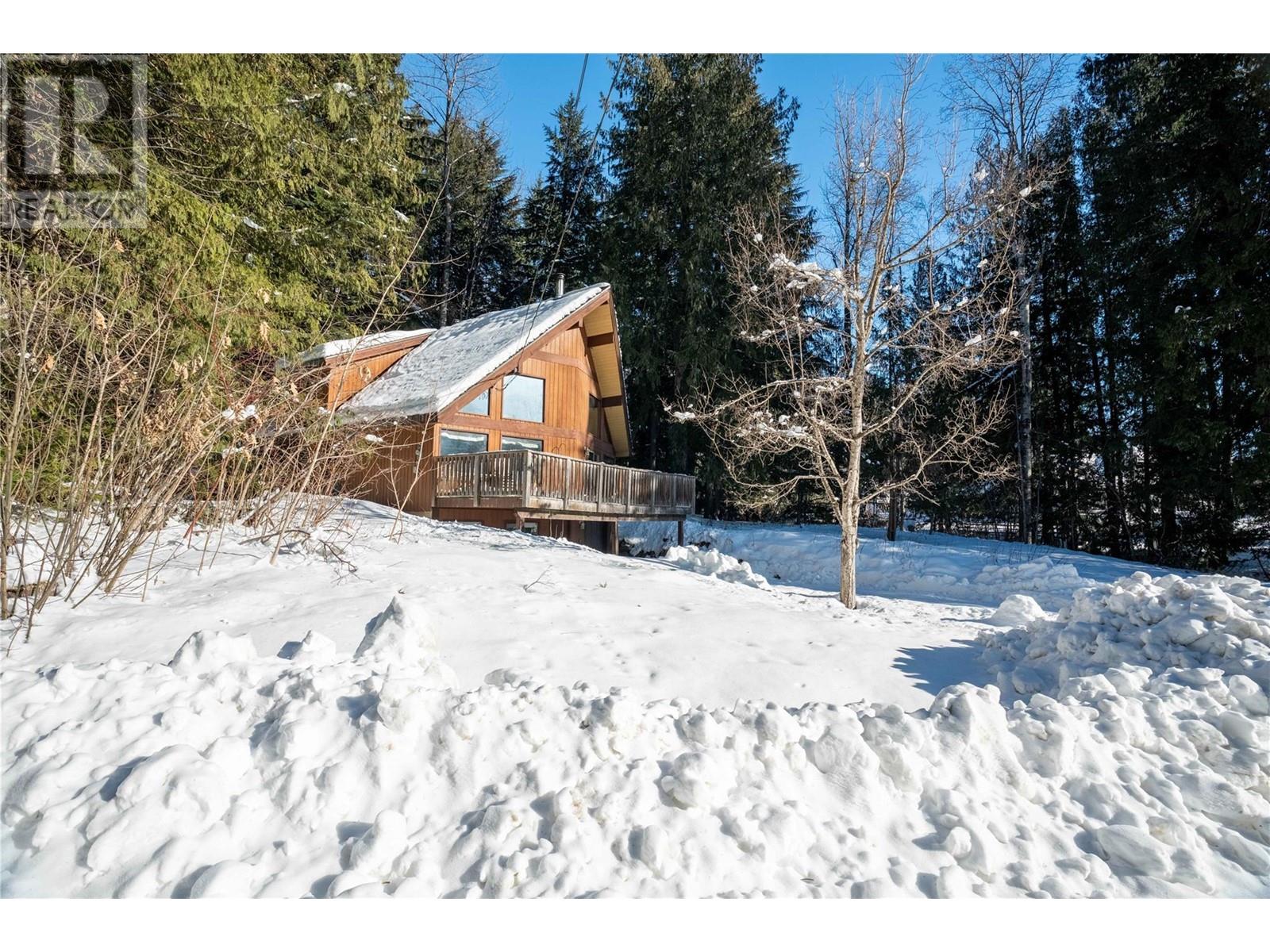 3014 Mcinnes Road, Revelstoke