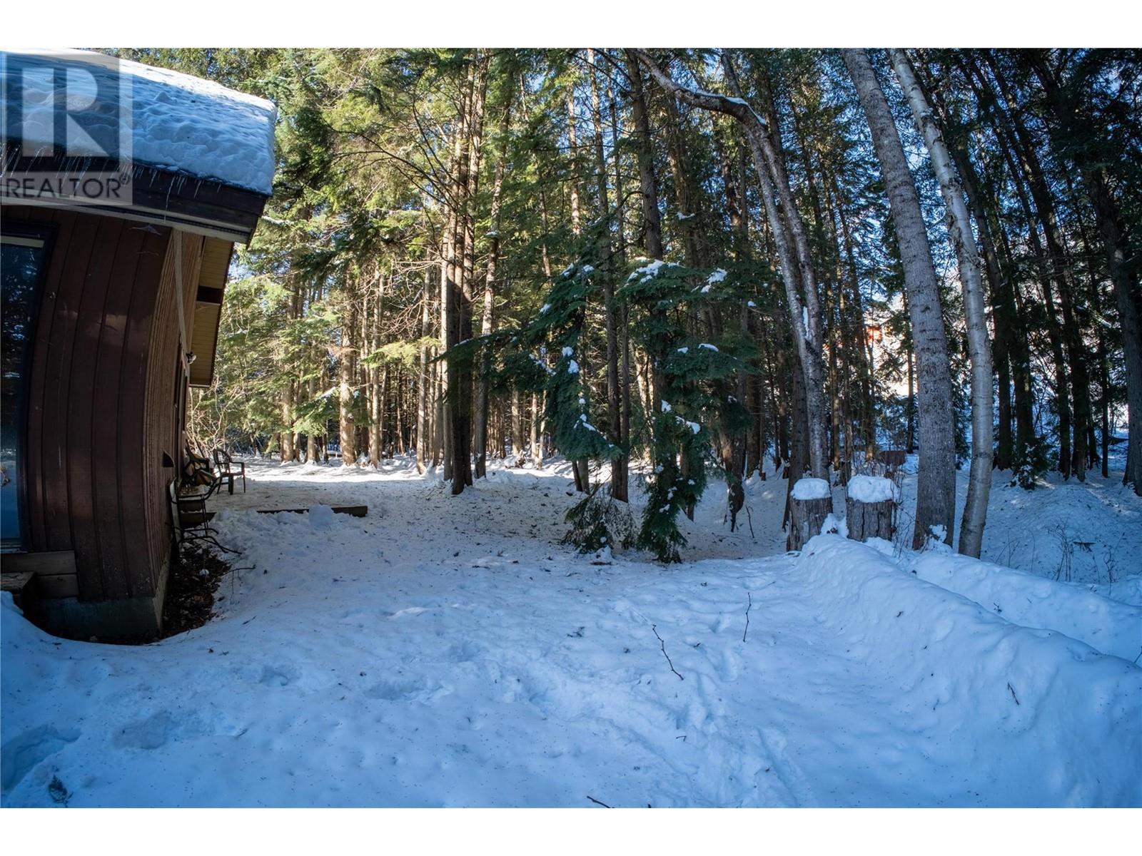 3014 Mcinnes Road, Revelstoke