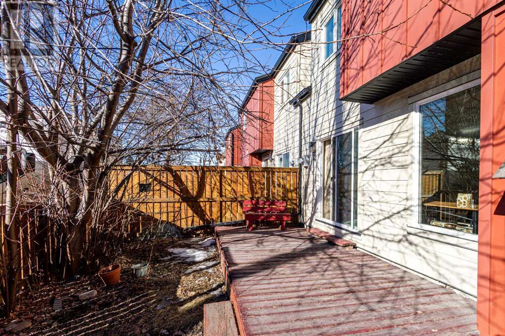 Single Family House for Sale in   Dalton Drive NW Dalhousie Calgary 