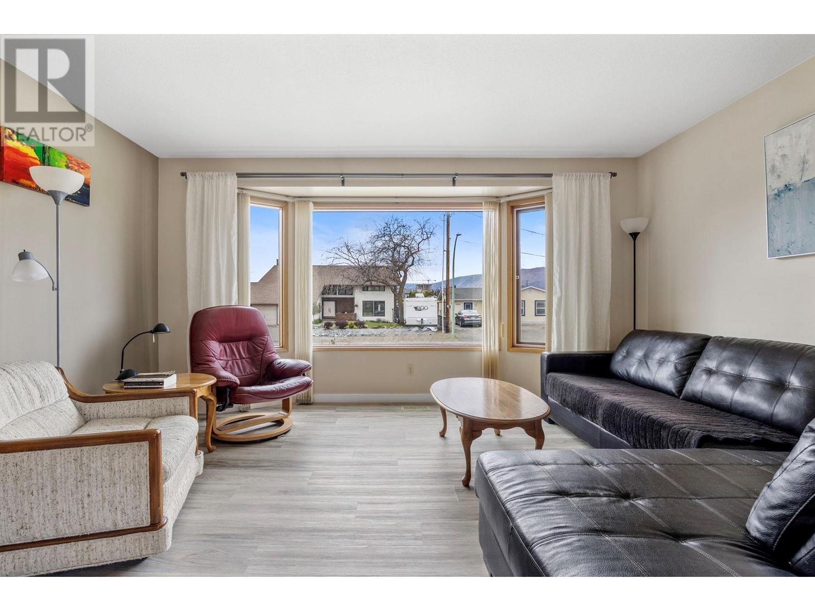 Photo 8 of 3445 Barberry Street, Kelowna BC