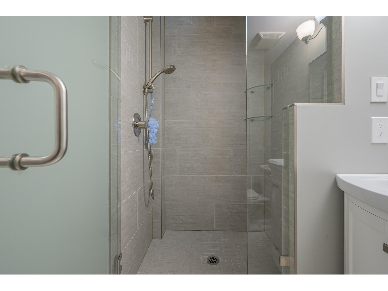 73 9012 WALNUT GROVE DRIVE, Langley