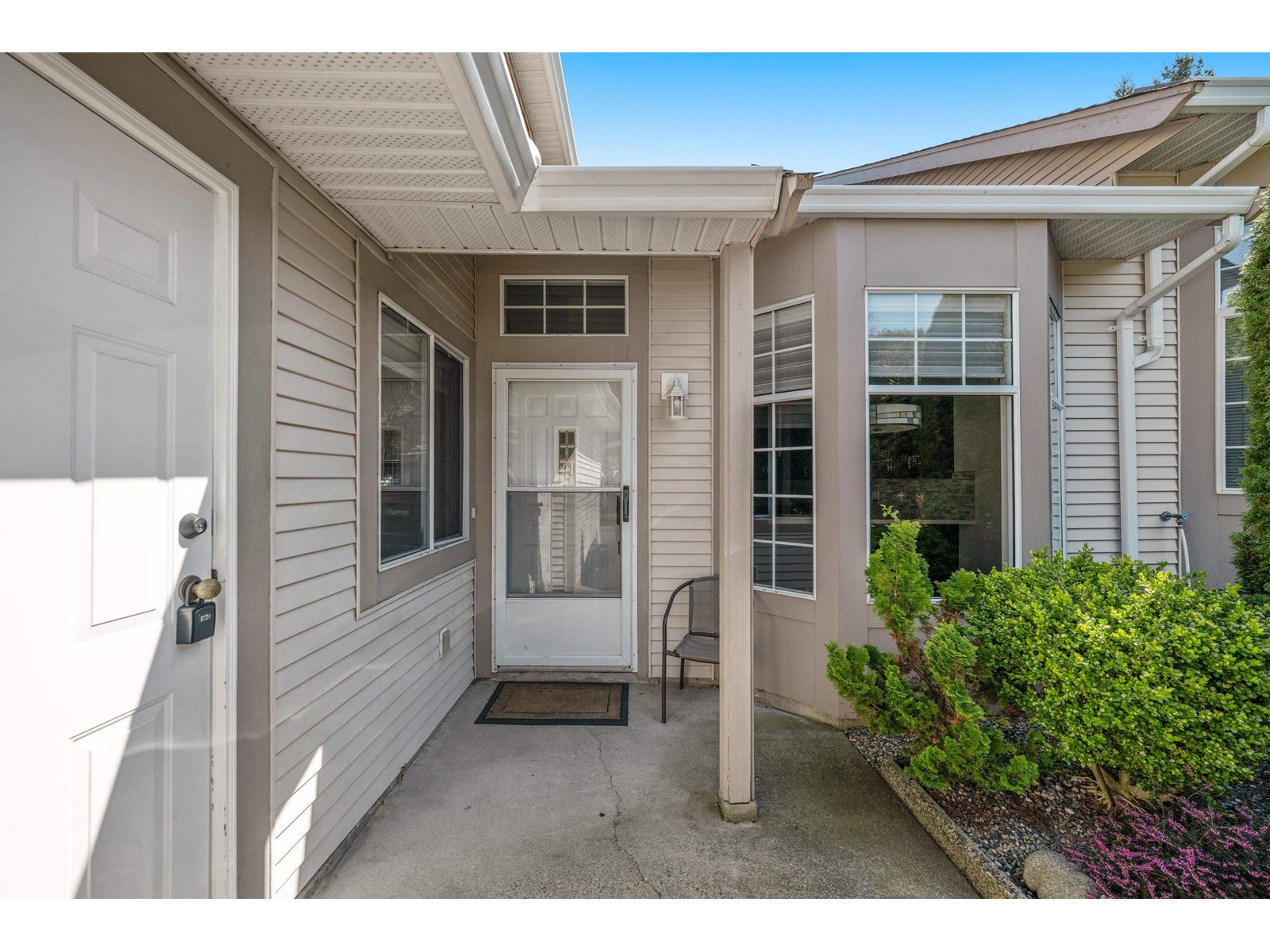73 9012 WALNUT GROVE DRIVE, Langley