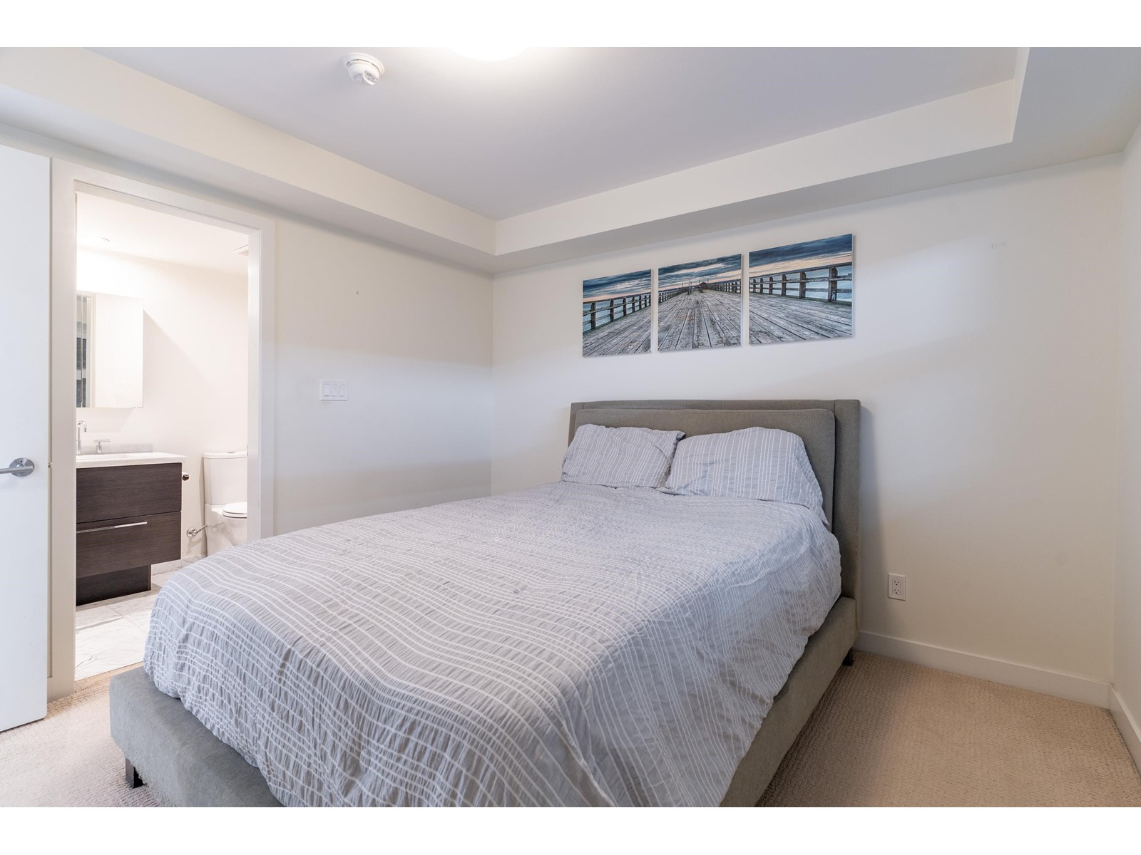 Photo 16 of 203 1160 Oxford Street, White Rock BC