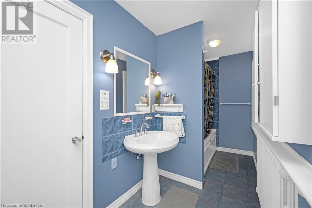 Photo 23 of 2317 Lakeshore Road, Burlington ON