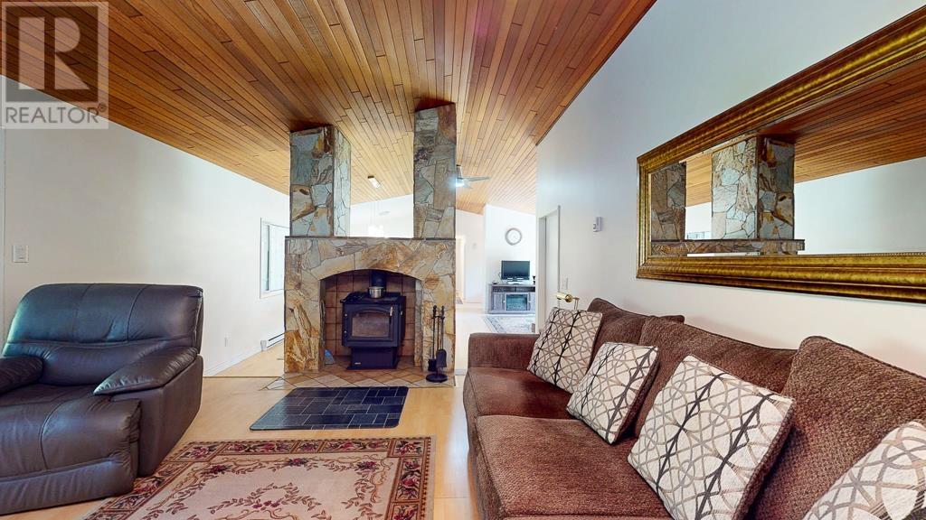 8024 SOUTHWOOD ROAD, Halfmoon Bay