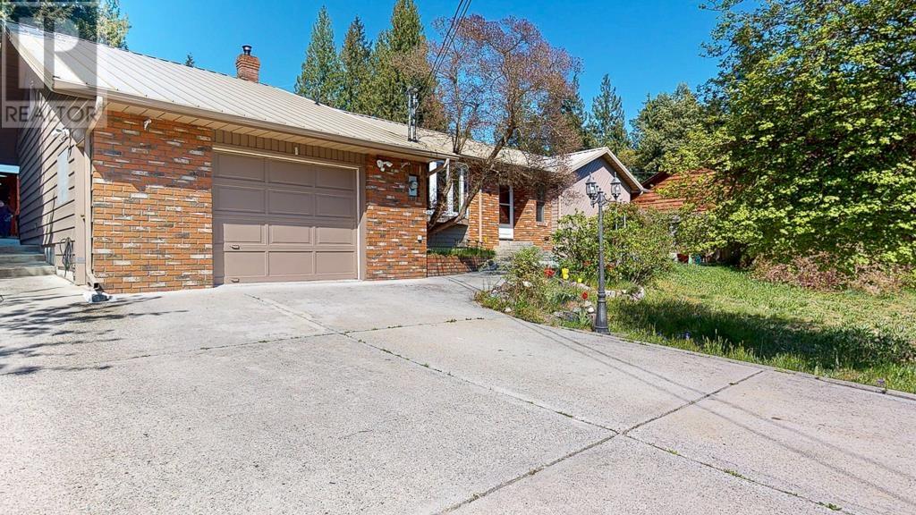 8024 SOUTHWOOD ROAD, Halfmoon Bay