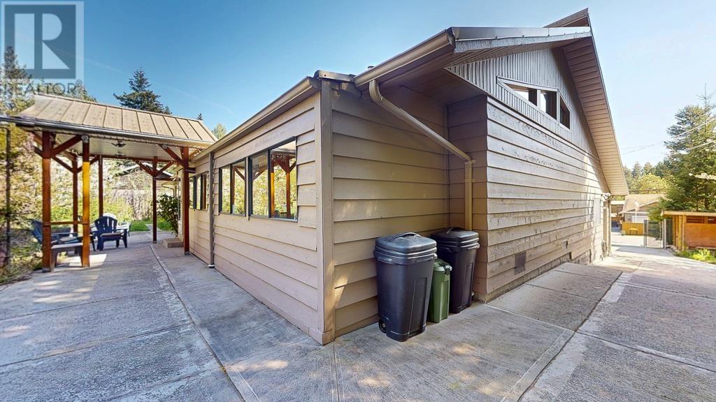 8024 SOUTHWOOD ROAD, Halfmoon Bay