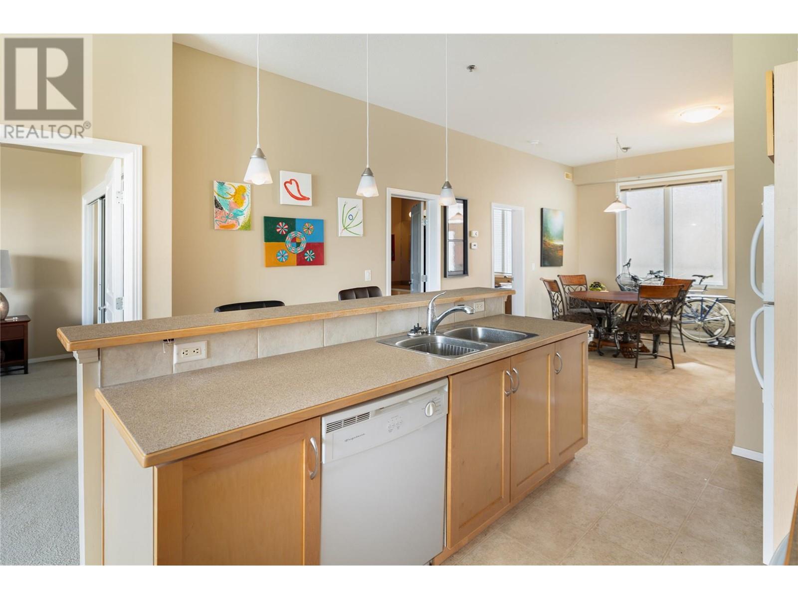 Photo 4 of 1327 St Paul Street Unit 408, Kelowna BC