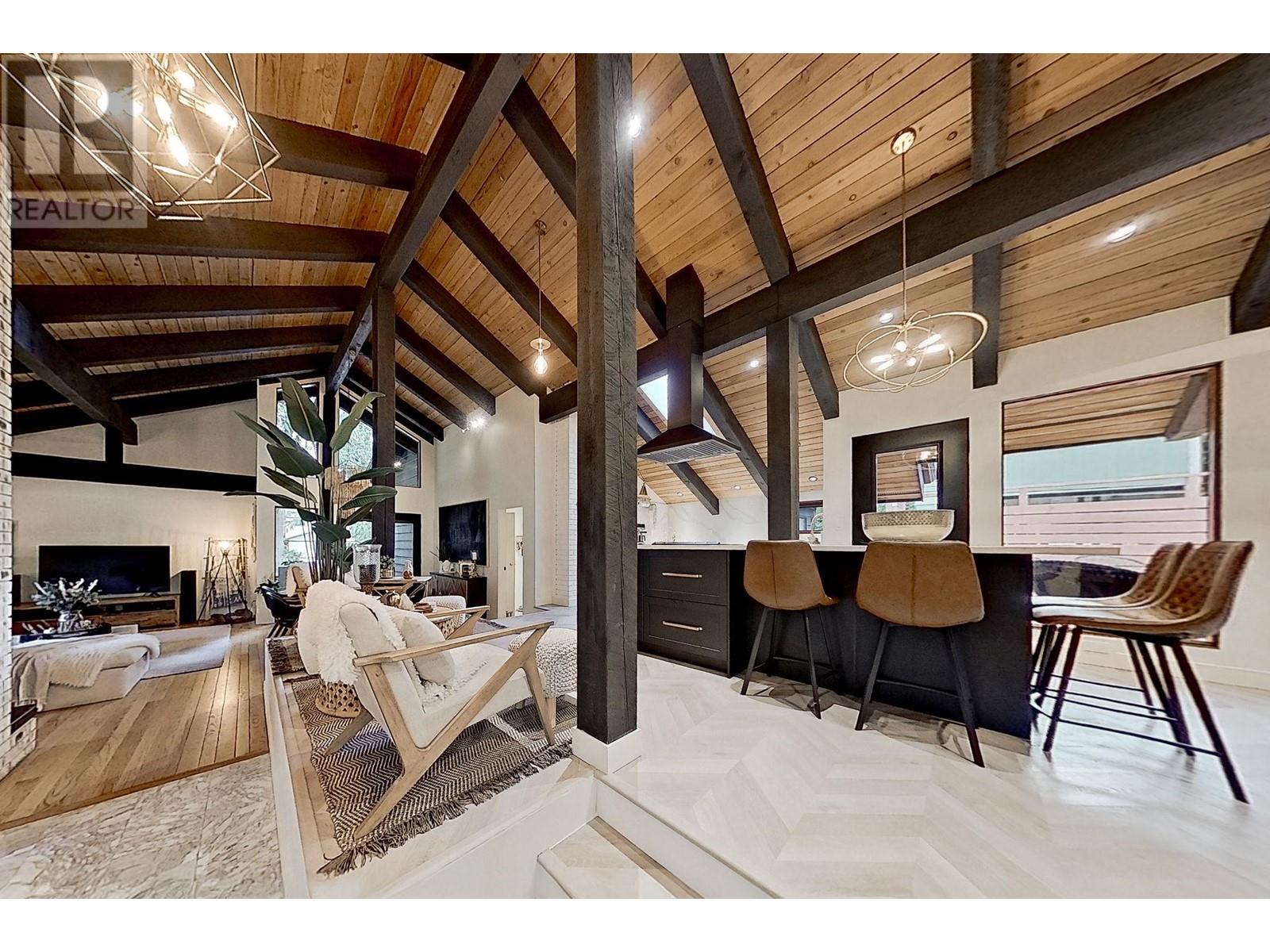  802 Yew Avenue, Sicamous