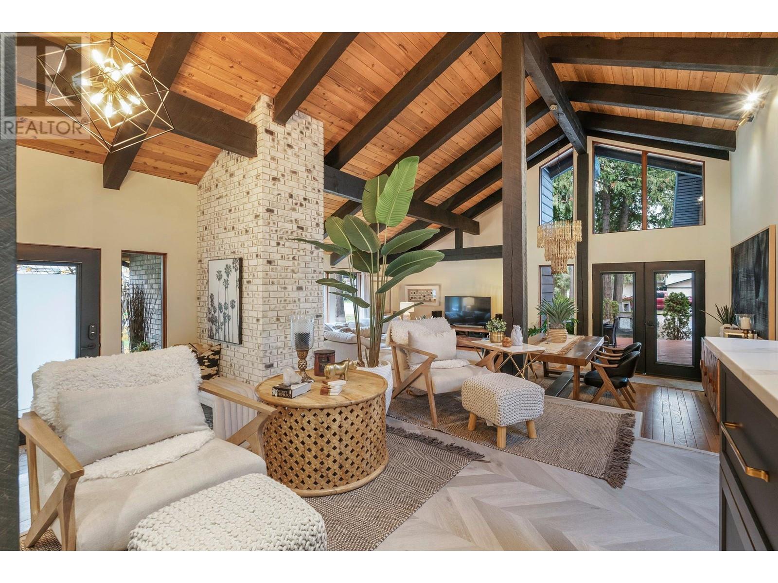  802 Yew Avenue, Sicamous
