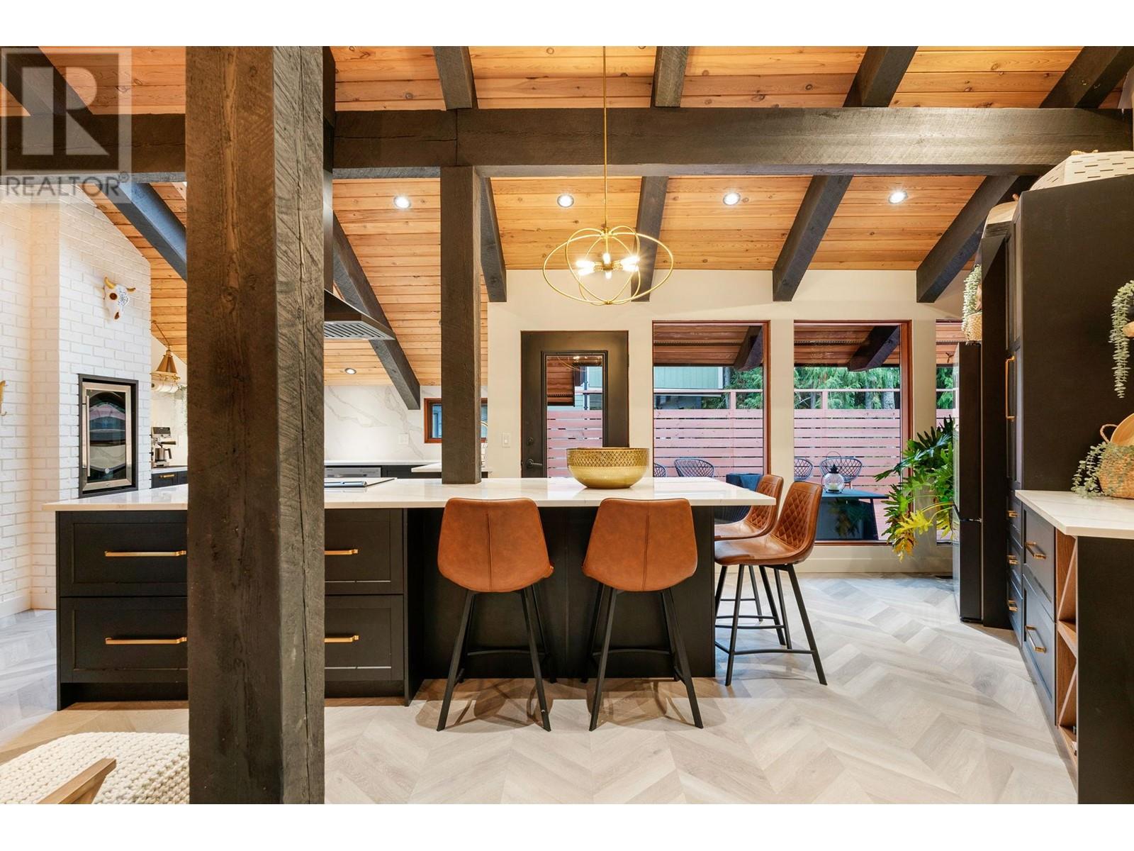  802 Yew Avenue, Sicamous