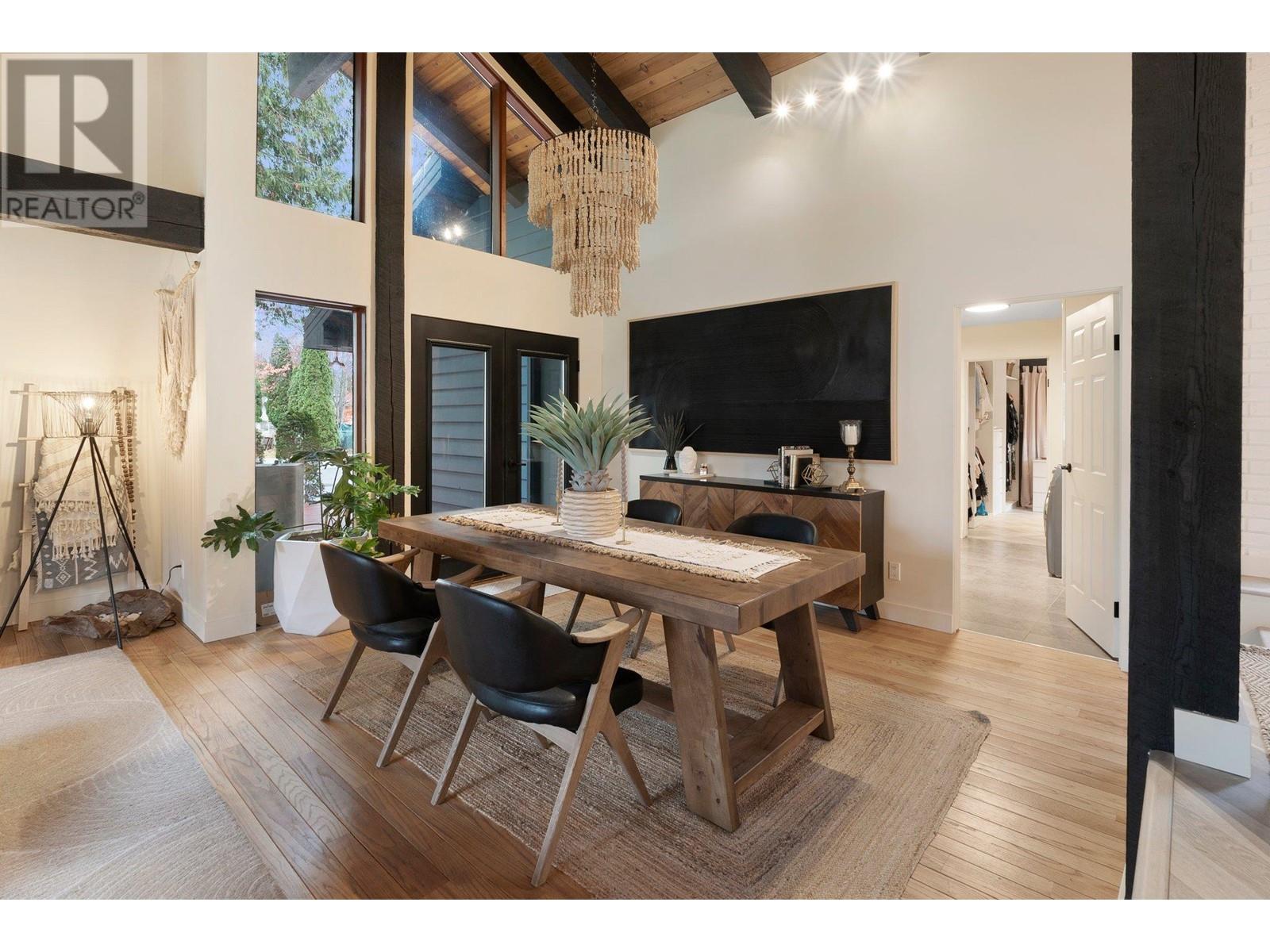  802 Yew Avenue, Sicamous