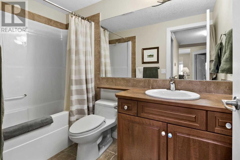 Single Family House for Sale in  Royal Birkdale Crescent NW Royal Oak Calgary 