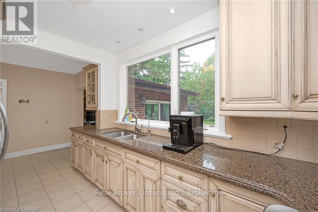 Photo 12 of 2317 Lakeshore Road, Burlington ON