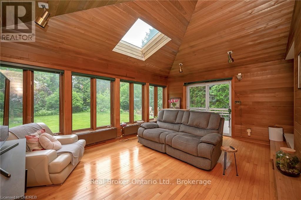 Photo 14 of 2317 Lakeshore Road, Burlington ON