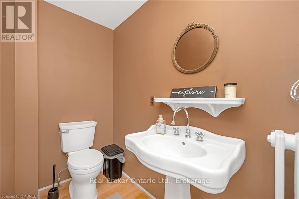 Photo 15 of 2317 Lakeshore Road, Burlington ON