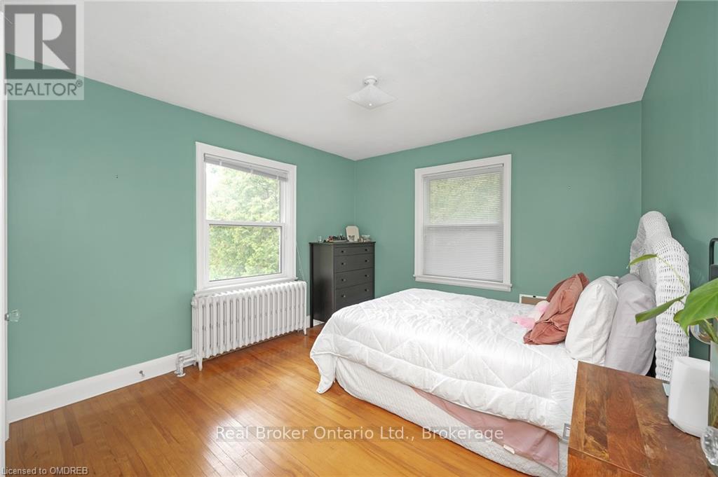 Photo 21 of 2317 Lakeshore Road, Burlington ON