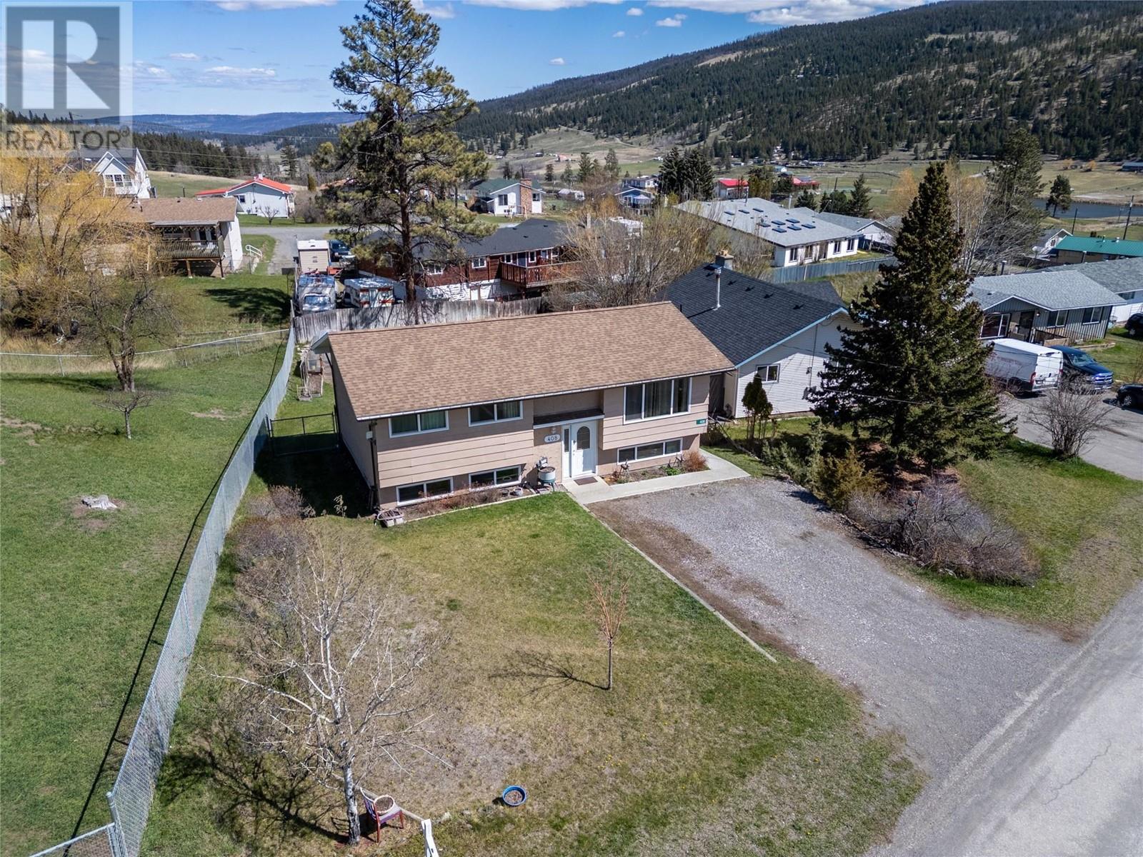 408 FIR Avenue, Clinton