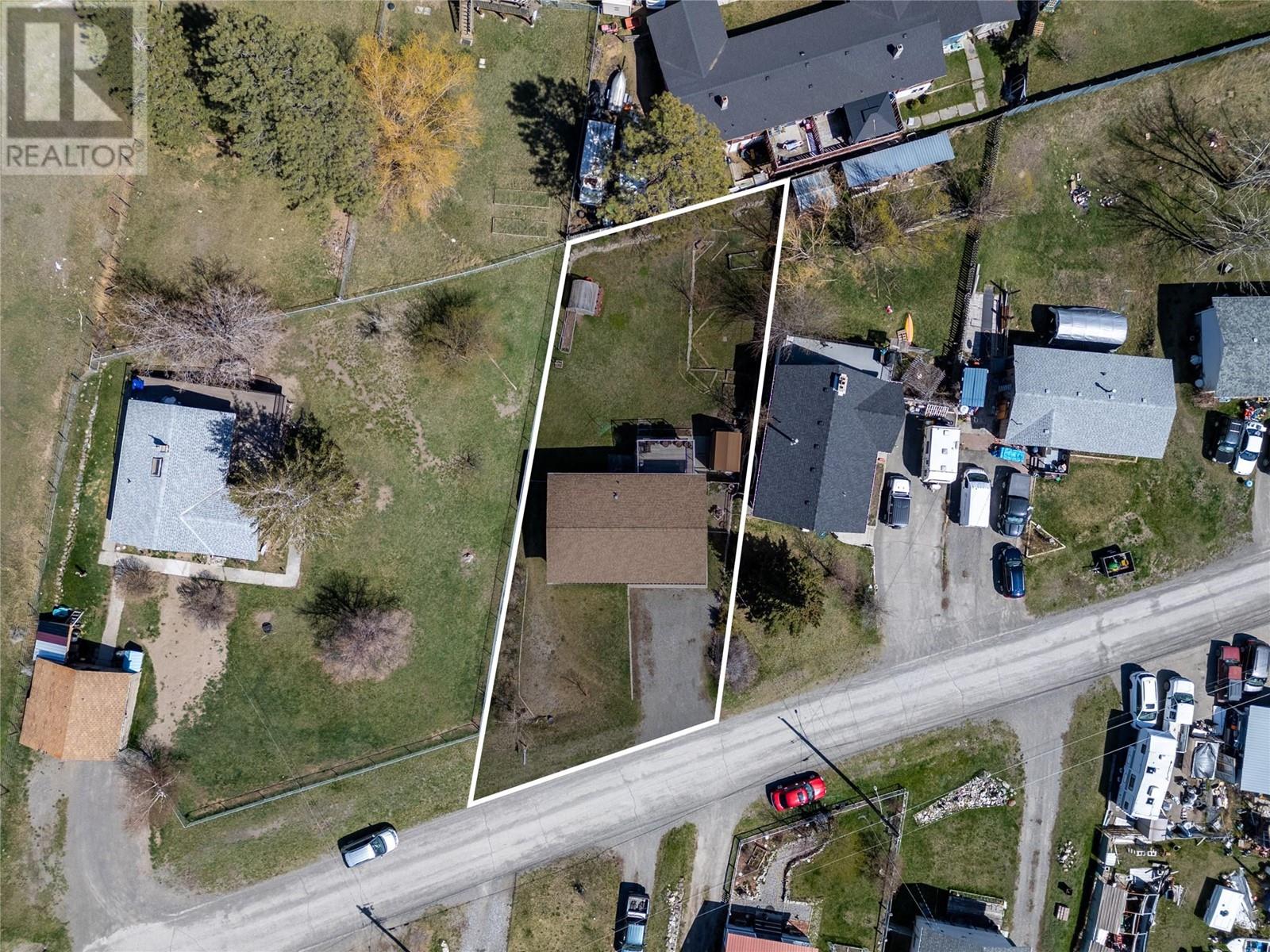 408 FIR Avenue, Clinton