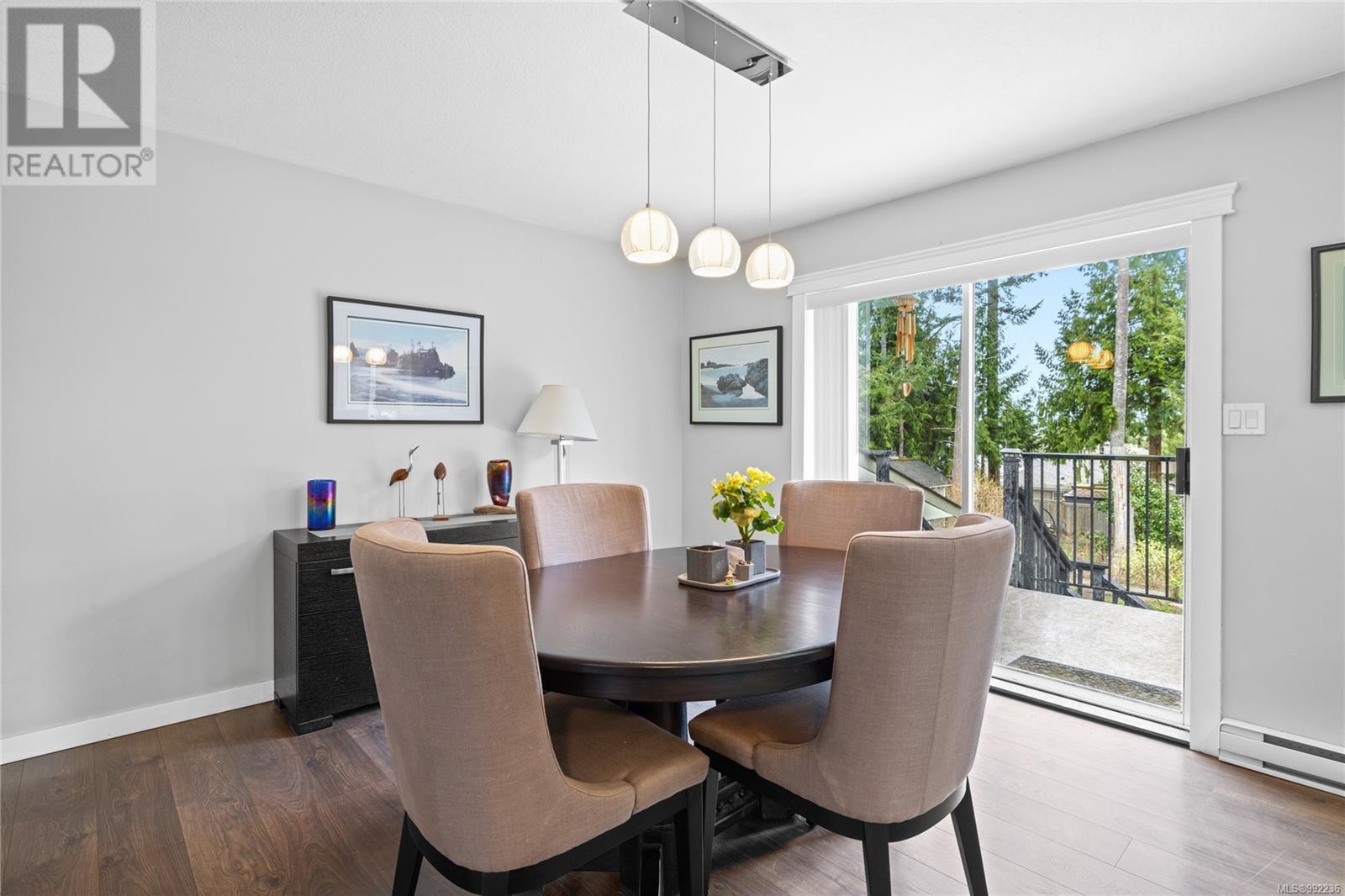 141 Butler Ave, Parksville