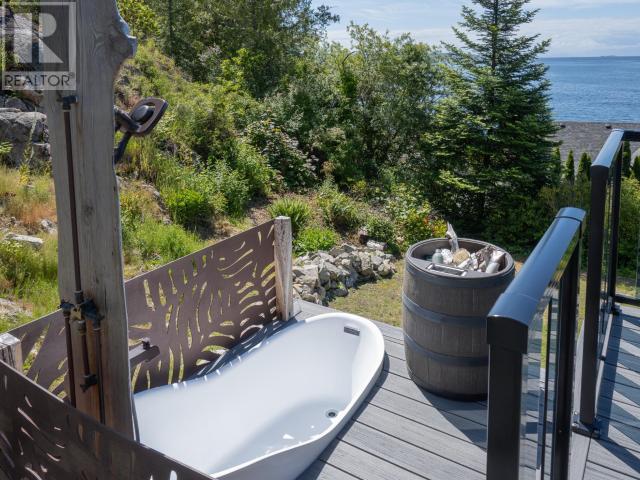 8116 EMMONDS ROAD, Powell River