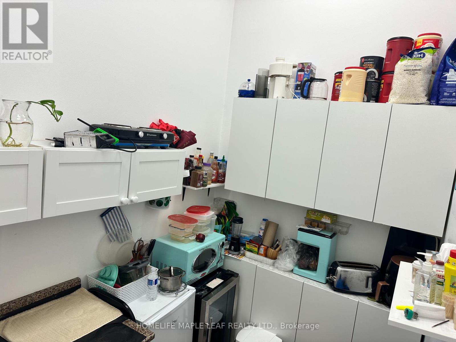 Photo 20 of 8 60 Dundas Street E, Mississauga ON
