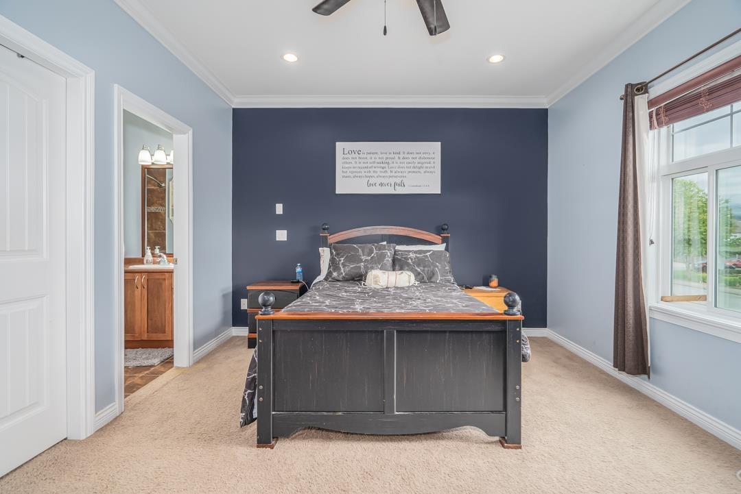 8433 FENNELL STREET, Mission real estate listing R2953682
