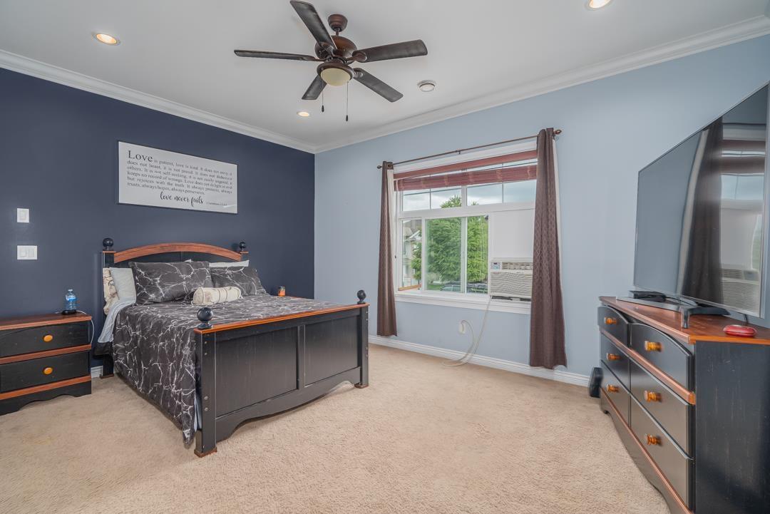 8433 FENNELL STREET, Mission real estate listing R2953682