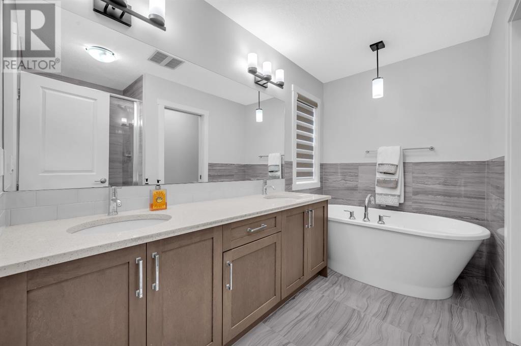 Single Family House for Sale in  saddlestone Way NE Saddle Ridge Calgary 