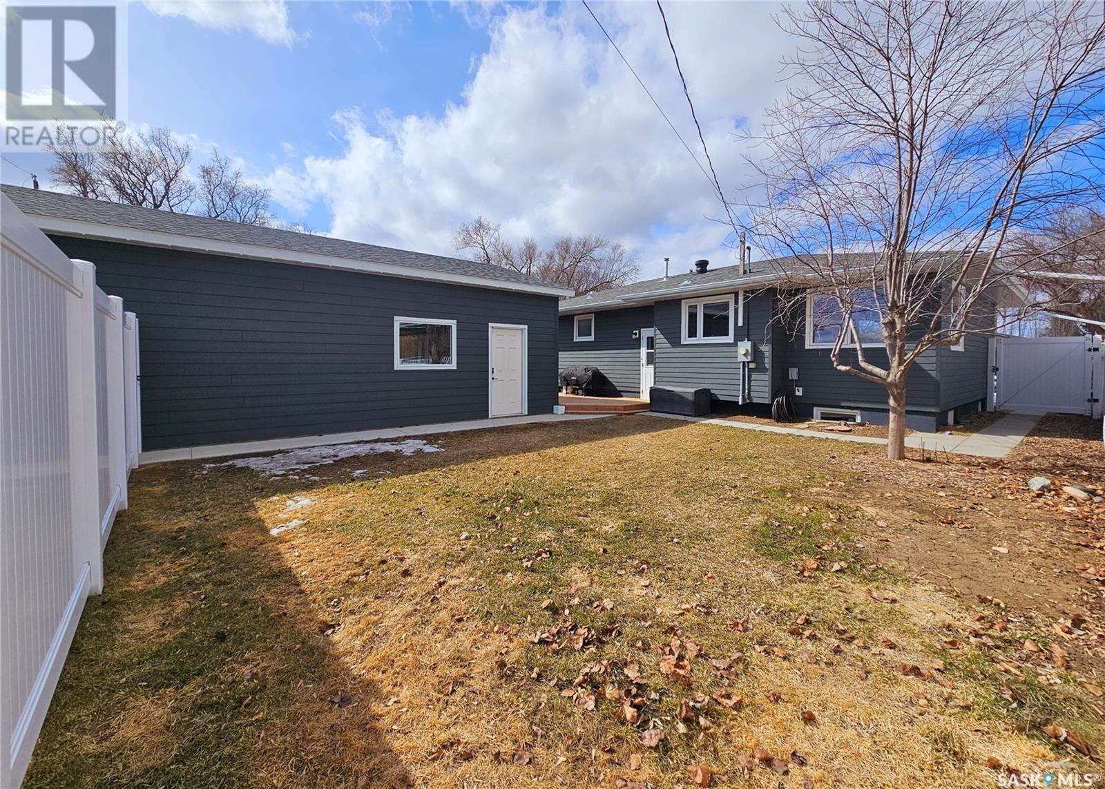 Single Family House Bungalow for Sale in  Laurier DRIVE Swift Current 