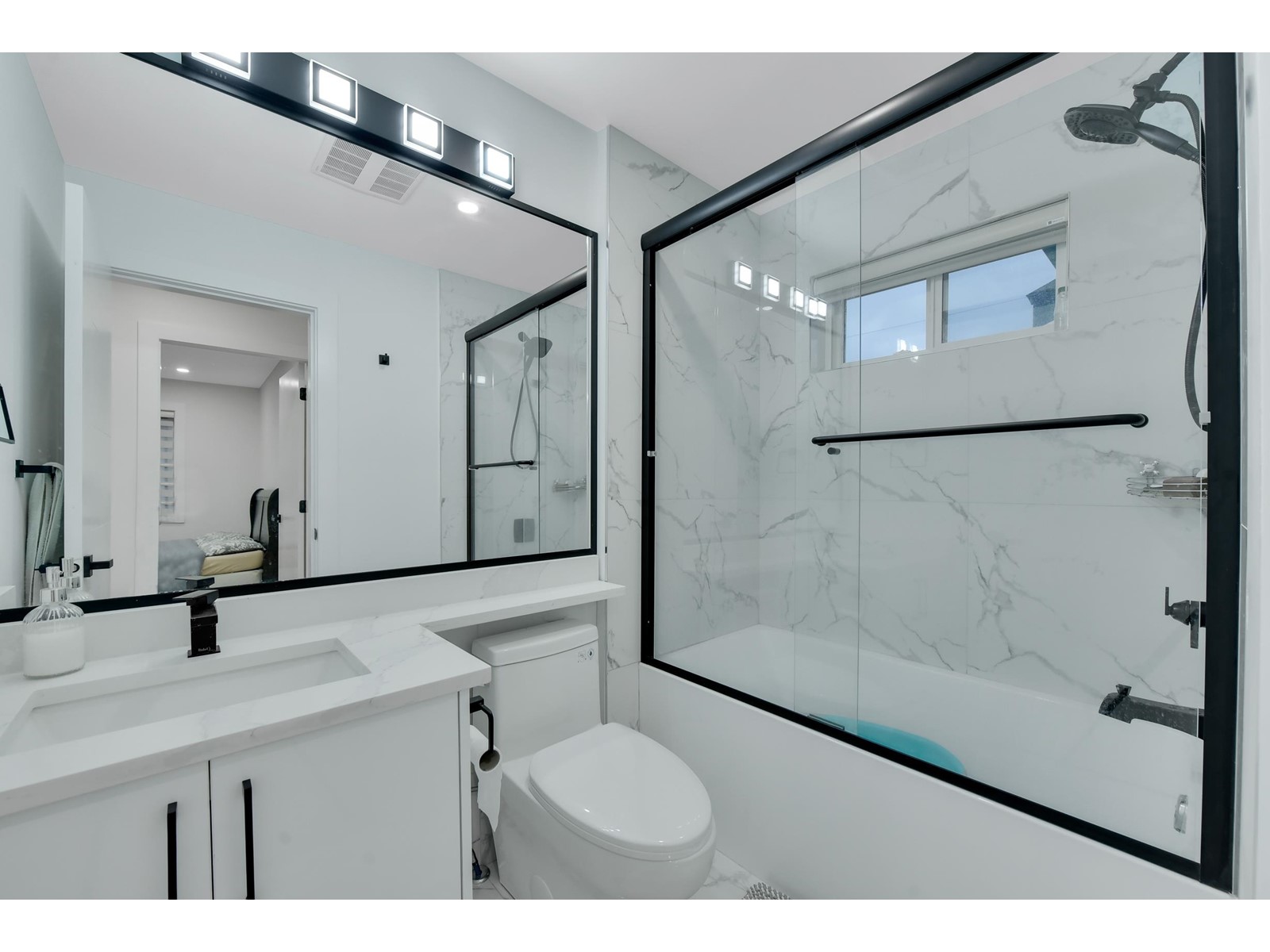 15436 GOGGS AVENUE, White Rock real estate listing R2993930