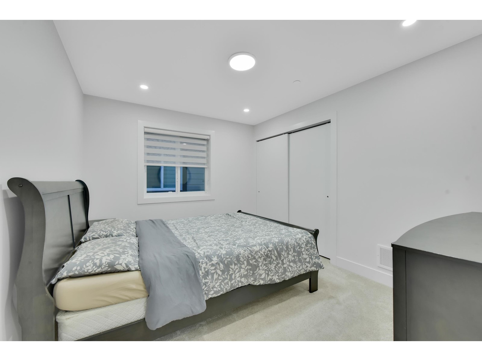 15436 GOGGS AVENUE, White Rock real estate listing R2993930