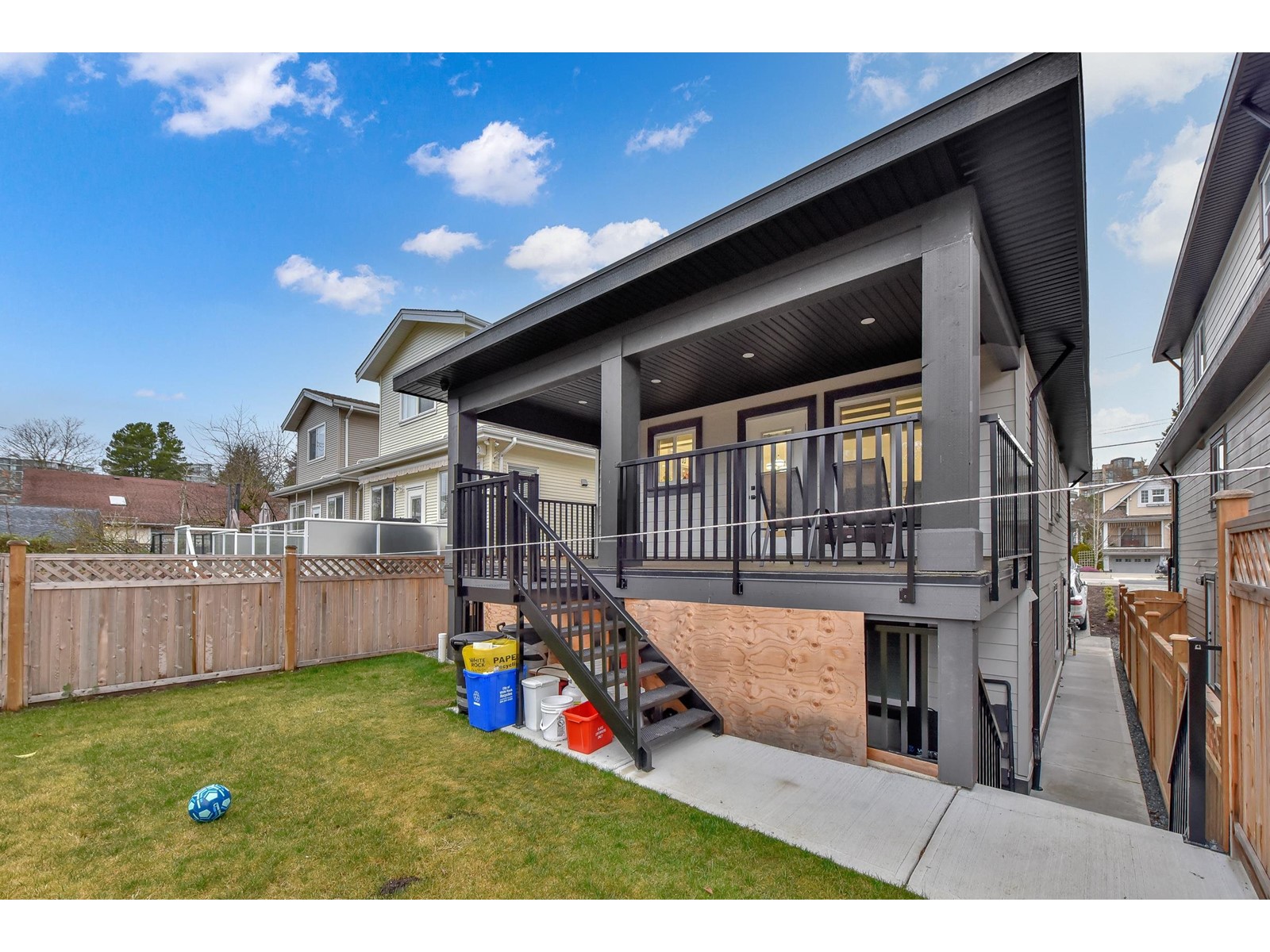 15436 GOGGS AVENUE, White Rock real estate listing R2993930
