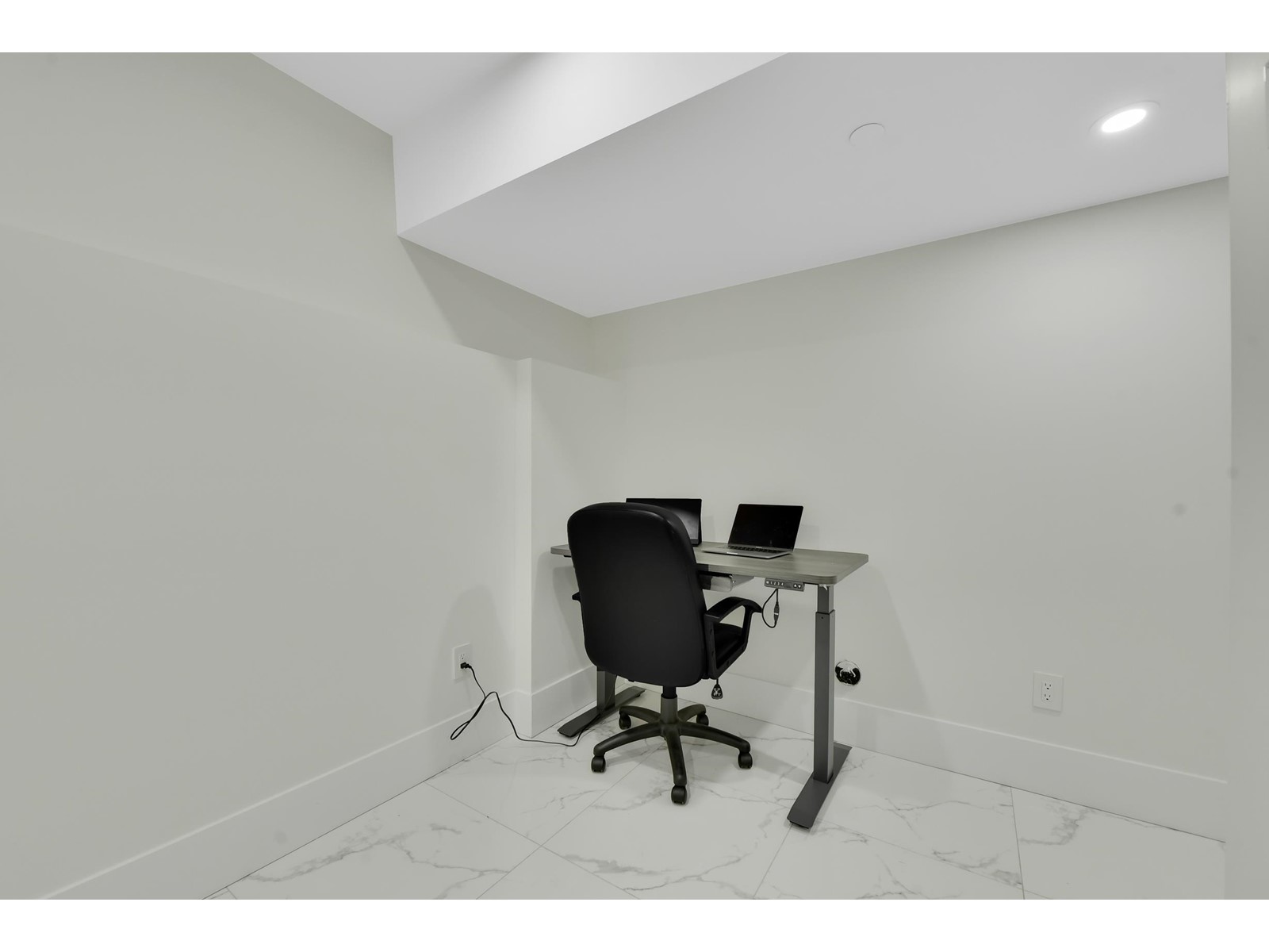 15436 GOGGS AVENUE, White Rock real estate listing R2993930