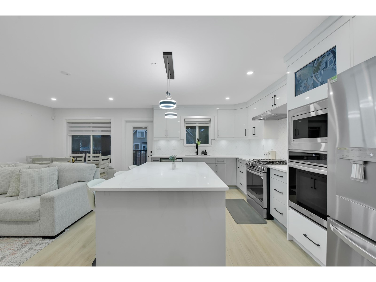 15436 GOGGS AVENUE, White Rock real estate listing R2993930