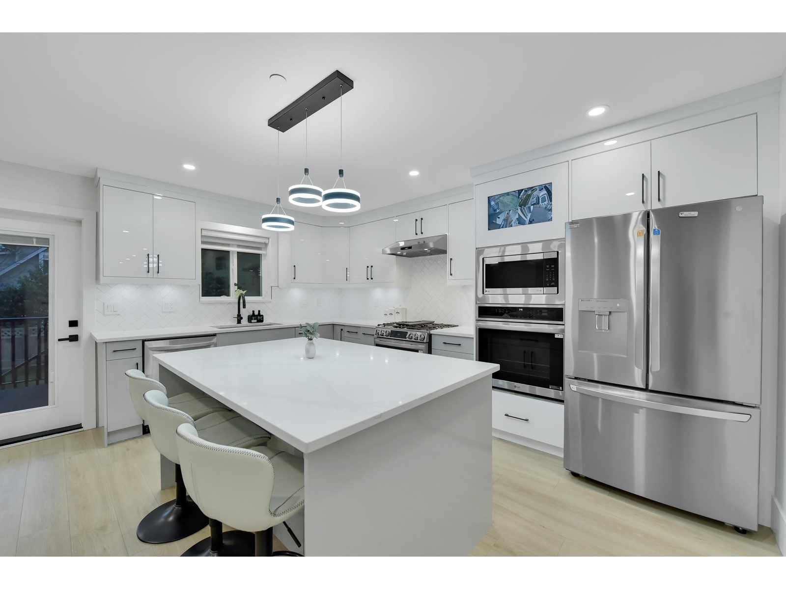 15436 GOGGS AVENUE, White Rock real estate listing R2993930