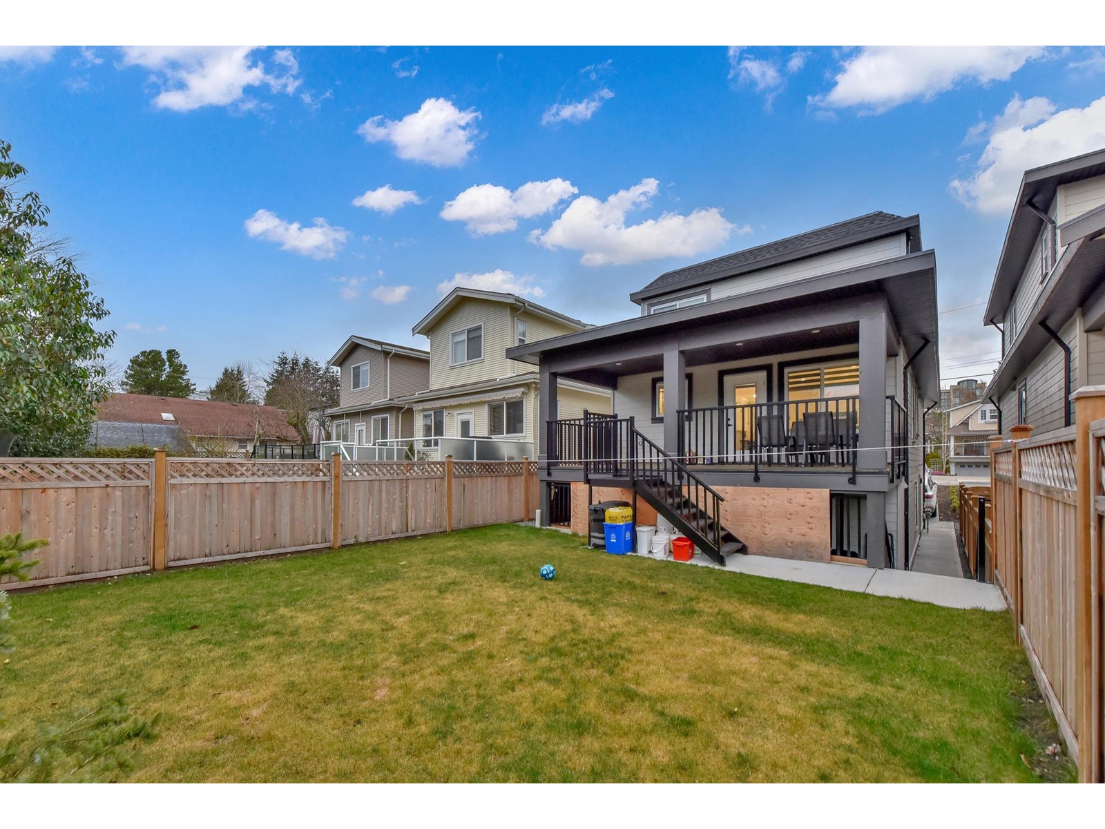 15436 GOGGS AVENUE, White Rock real estate listing R2993930