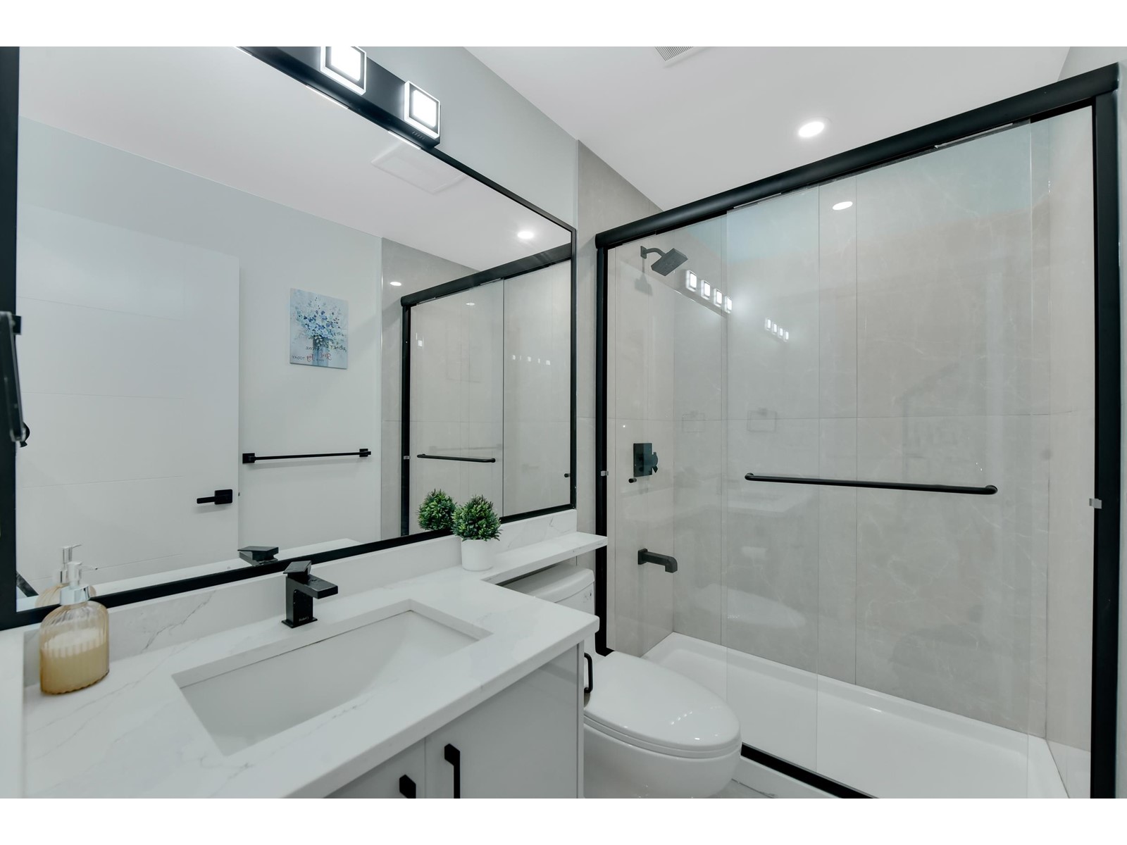 15436 GOGGS AVENUE, White Rock real estate listing R2993930