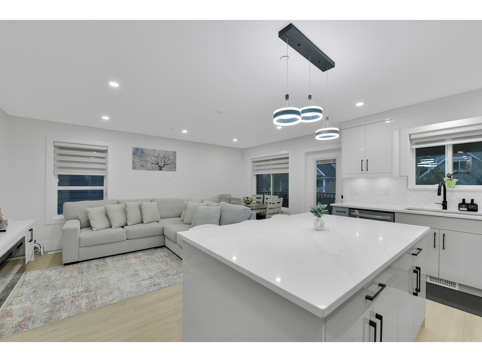 15436 GOGGS AVENUE, White Rock real estate listing R2993930