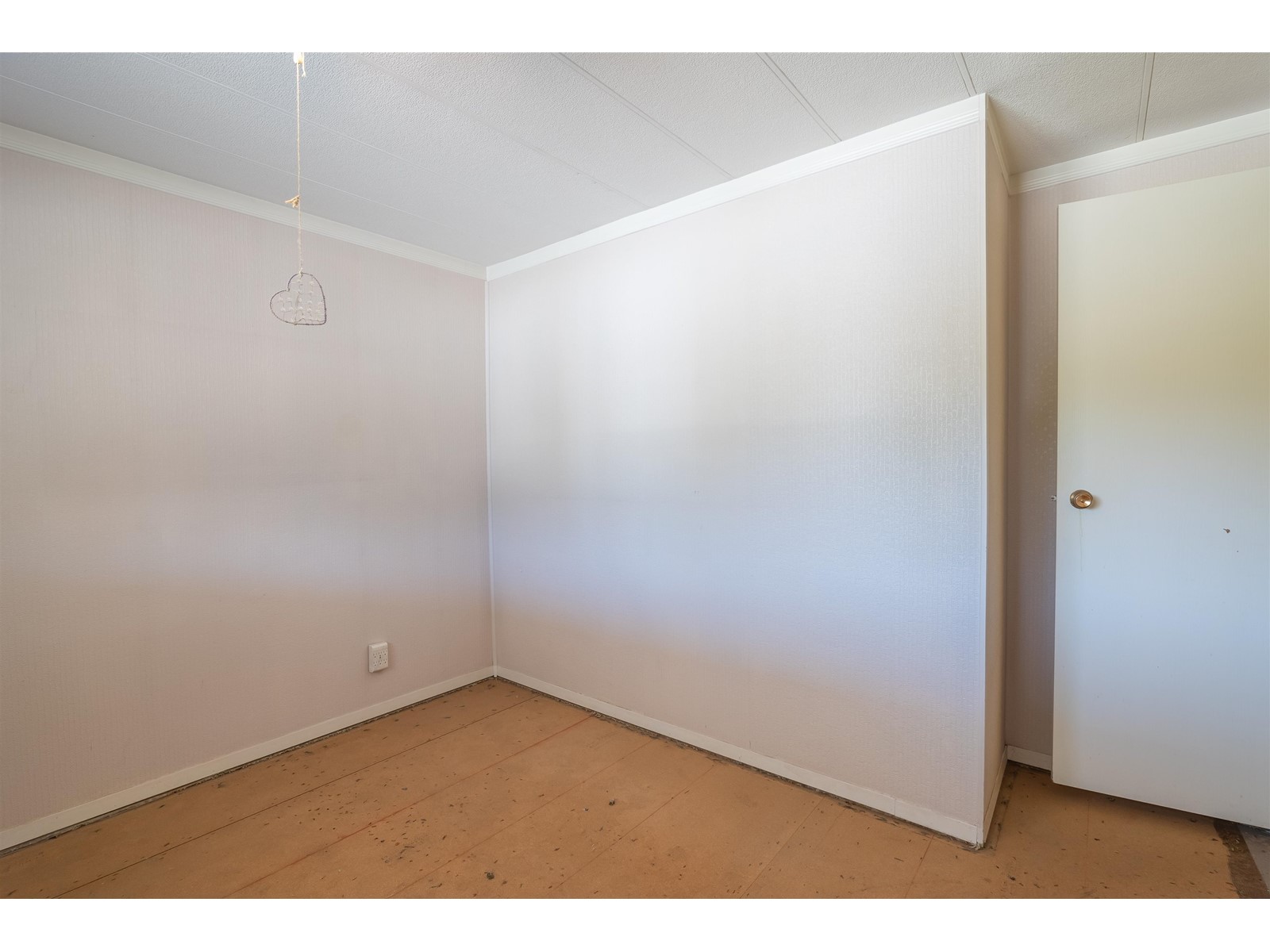Photo 10 of 15 1840 160 Street, Surrey BC