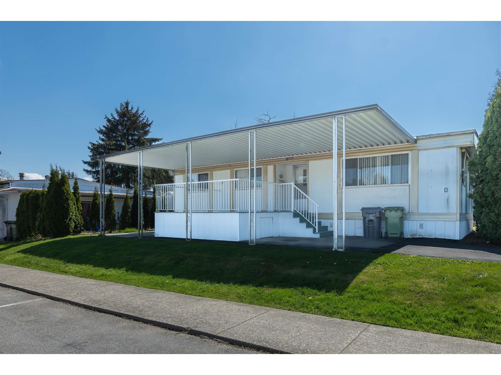 Photo 2 of 15 1840 160 Street, Surrey BC