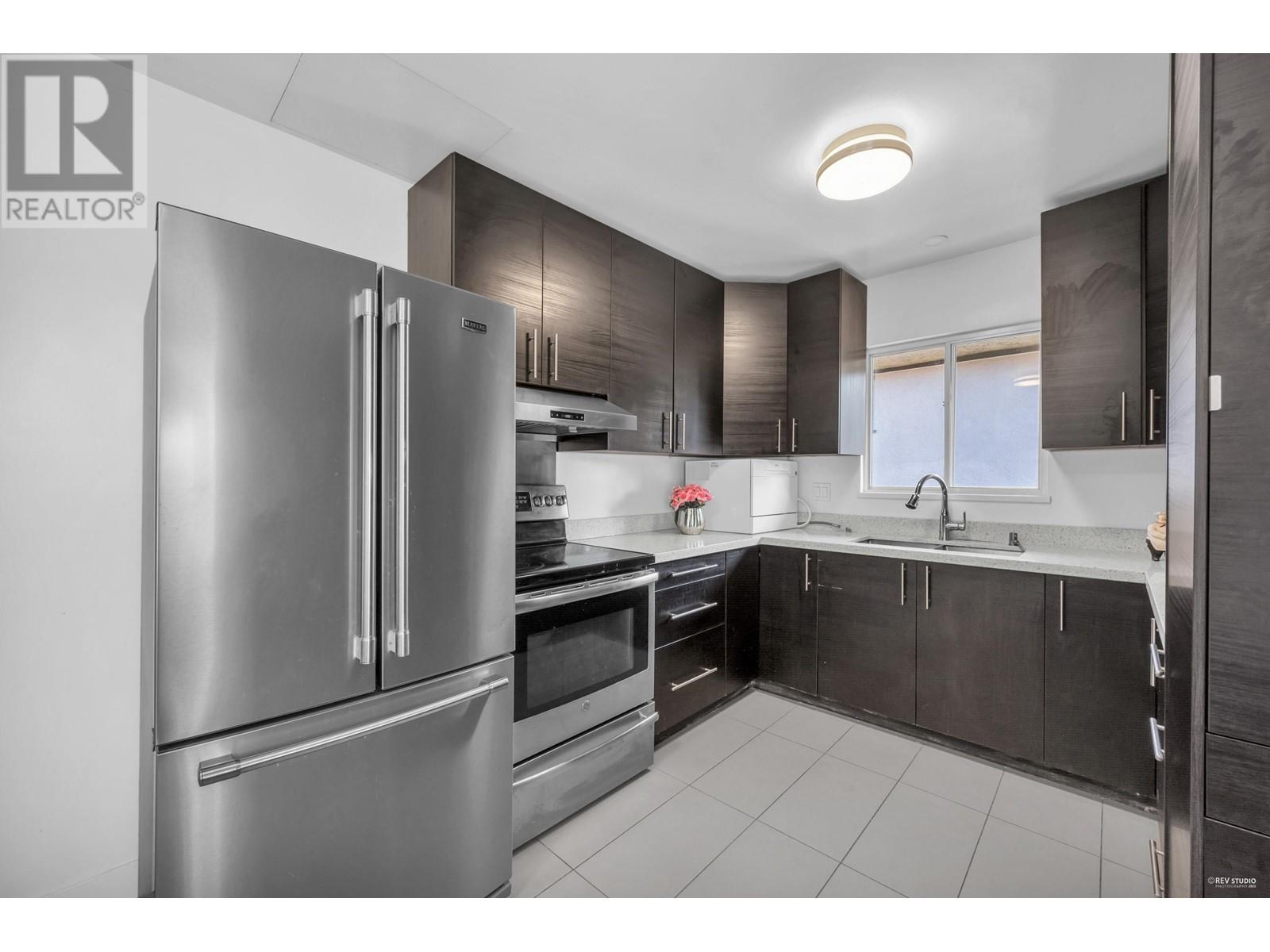 6932 KITCHENER STREET, Burnaby