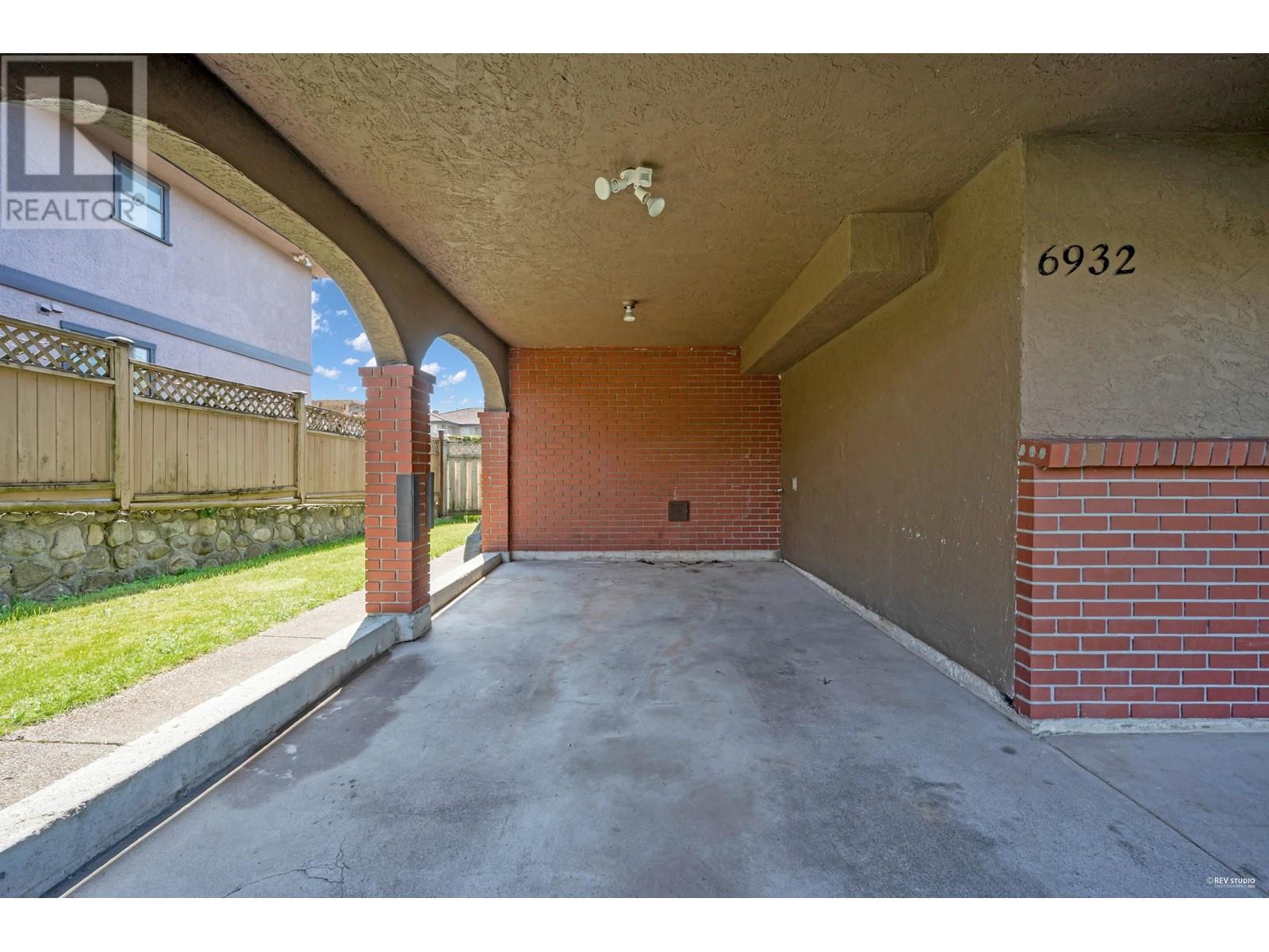 6932 KITCHENER STREET, Burnaby