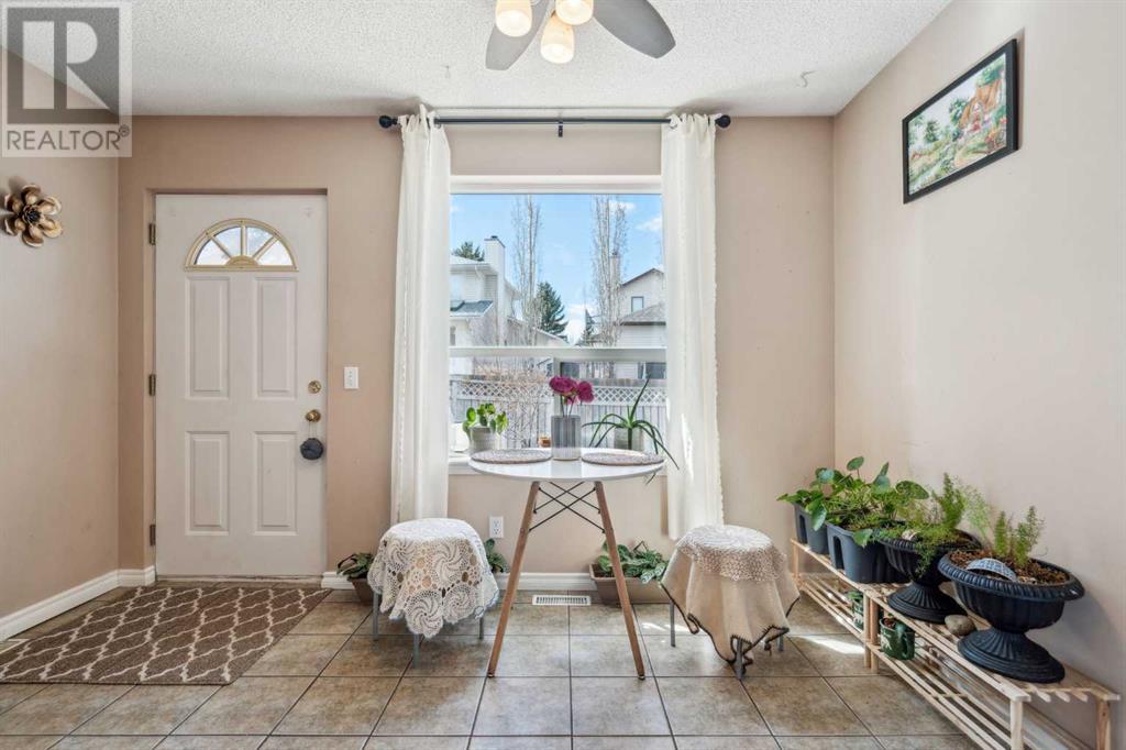 Single Family House for Sale in  Sandpiper Lane NW Sandstone Valley Calgary 