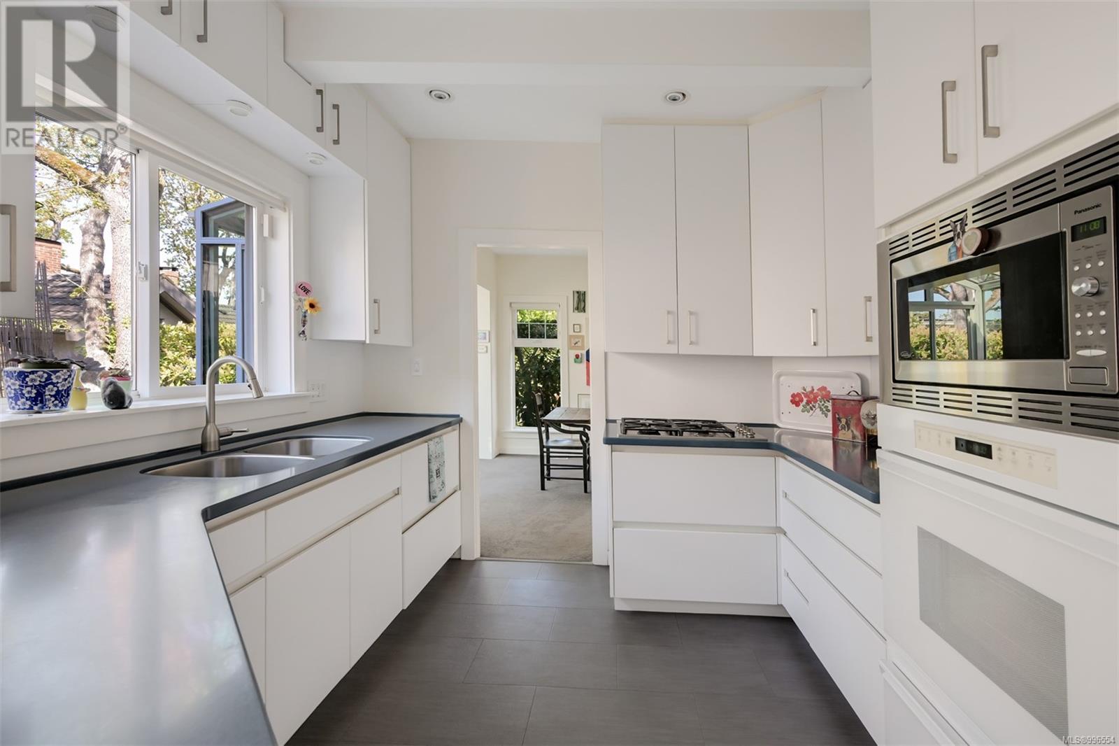 Single Family House Character for Sale in  Verrinder Ave Victoria 