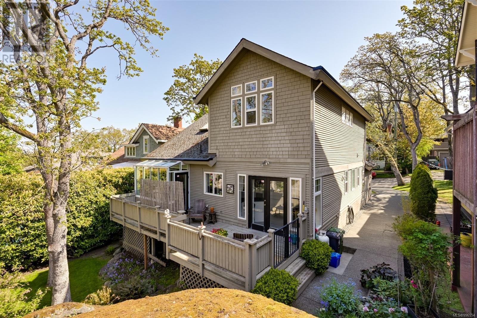 Single Family House Character for Sale in  Verrinder Ave Victoria 