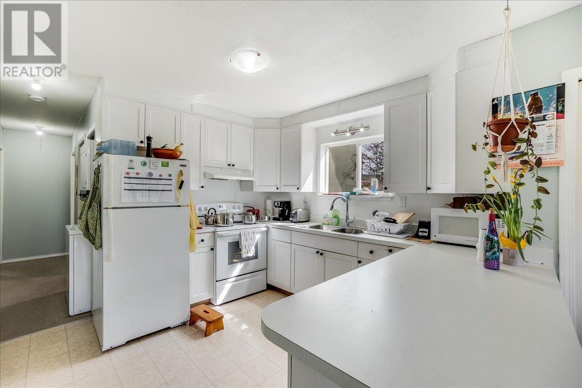416 7th Avenue, Castlegar