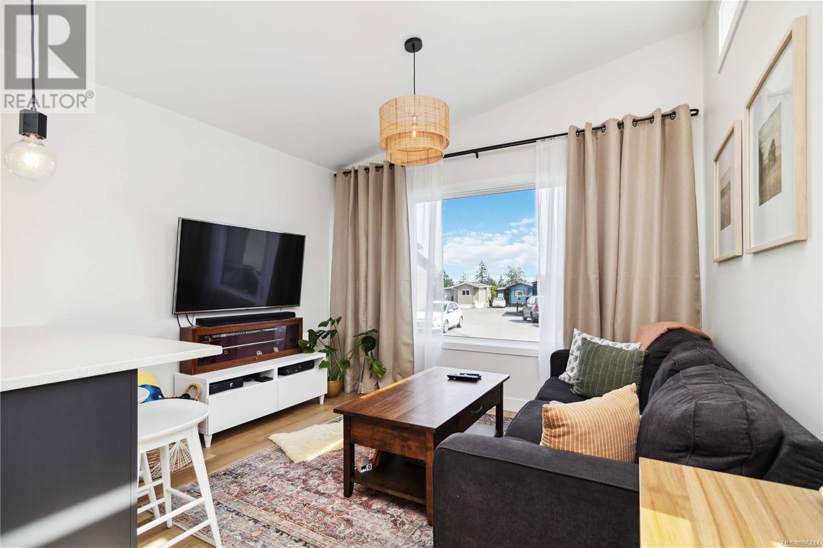 504 747 Old Place Road, Central Saanich